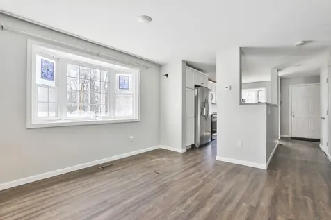 518 Fox Hollow Way Manchester NH 03104