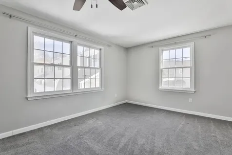 518 Fox Hollow Way Manchester NH 03104
