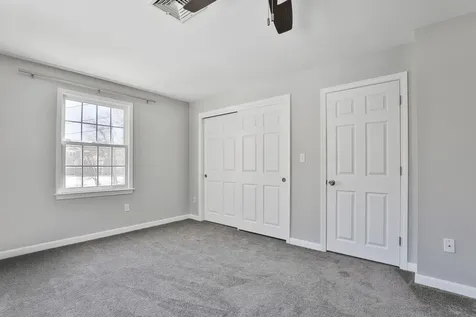 518 Fox Hollow Way Manchester NH 03104