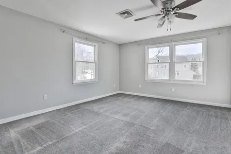 518 Fox Hollow Way Manchester NH 03104