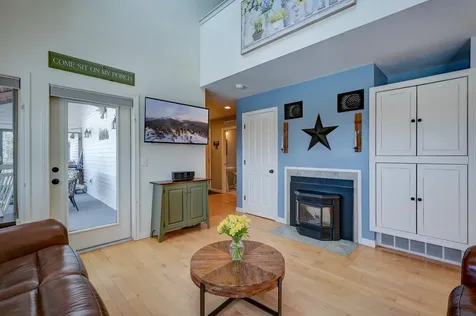 12 Mccormack Lane Eaton NH 03832