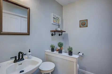 12 Mccormack Lane Eaton NH 03832