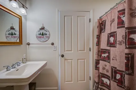 12 Mccormack Lane Eaton NH 03832