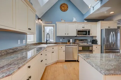 12 Mccormack Lane Eaton NH 03832