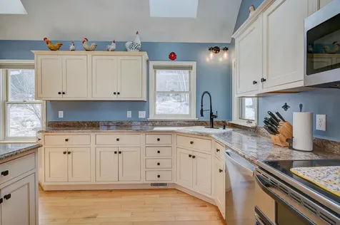 12 Mccormack Lane Eaton NH 03832