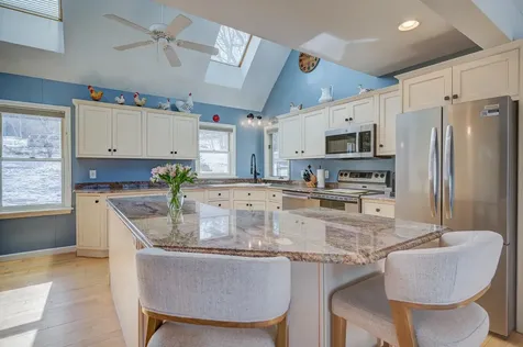 12 Mccormack Lane Eaton NH 03832