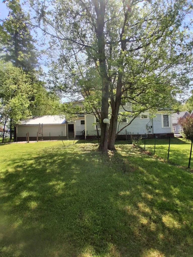 30 Cross Street Littleton NH 03561