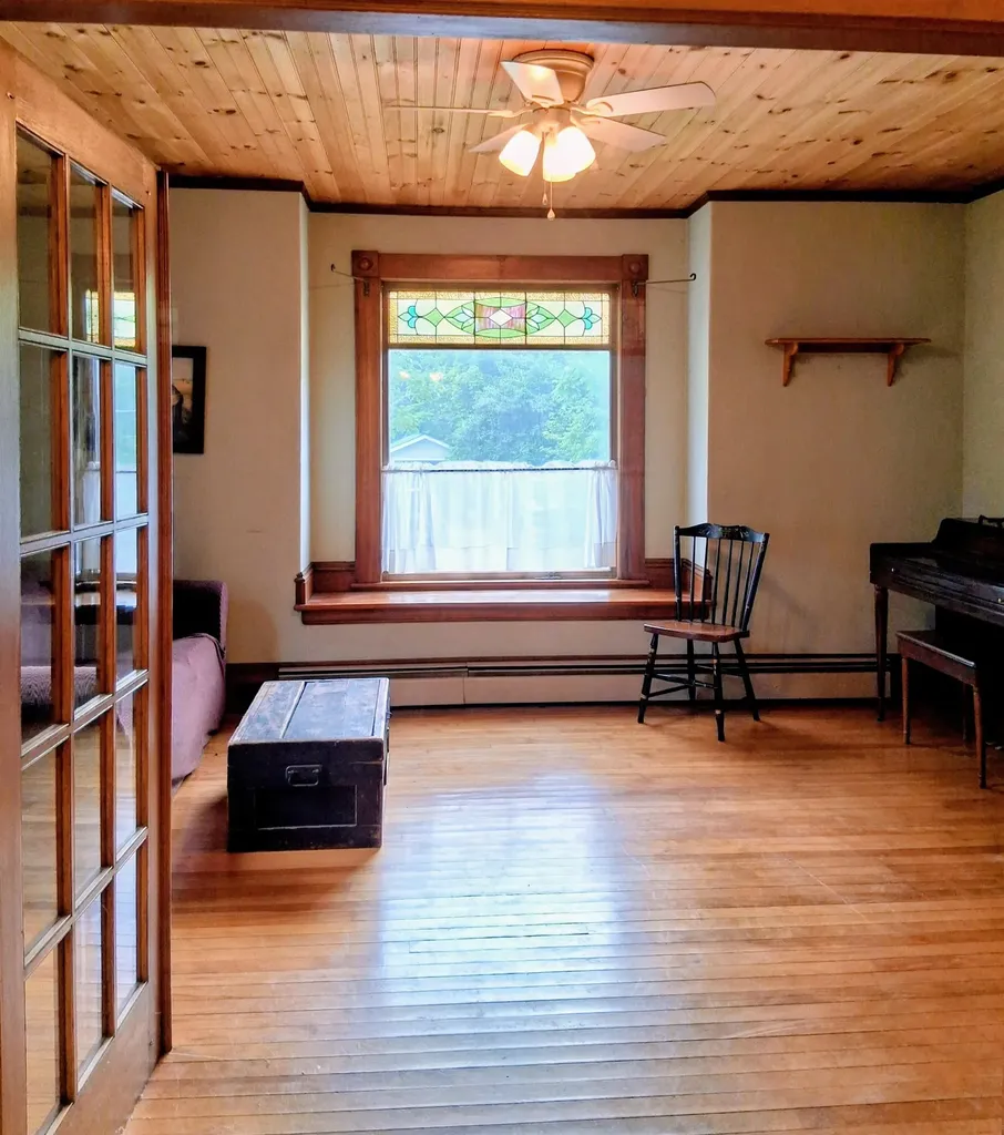 30 Cross Street Littleton NH 03561