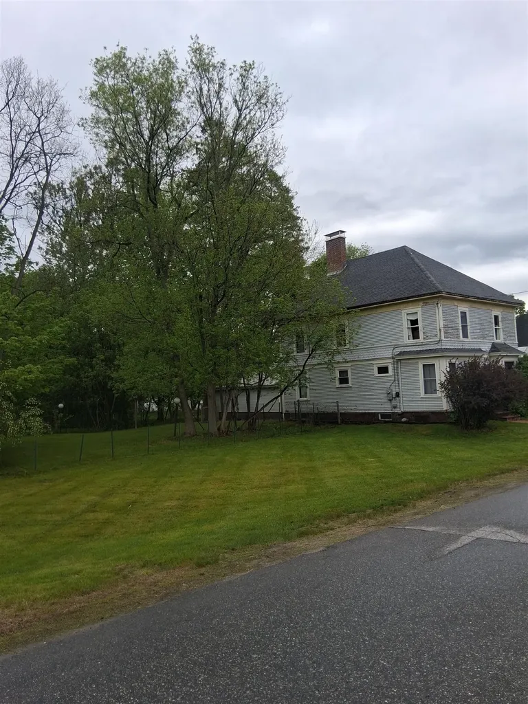 30 Cross Street Littleton NH 03561