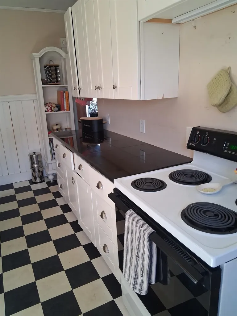 30 Cross Street Littleton NH 03561