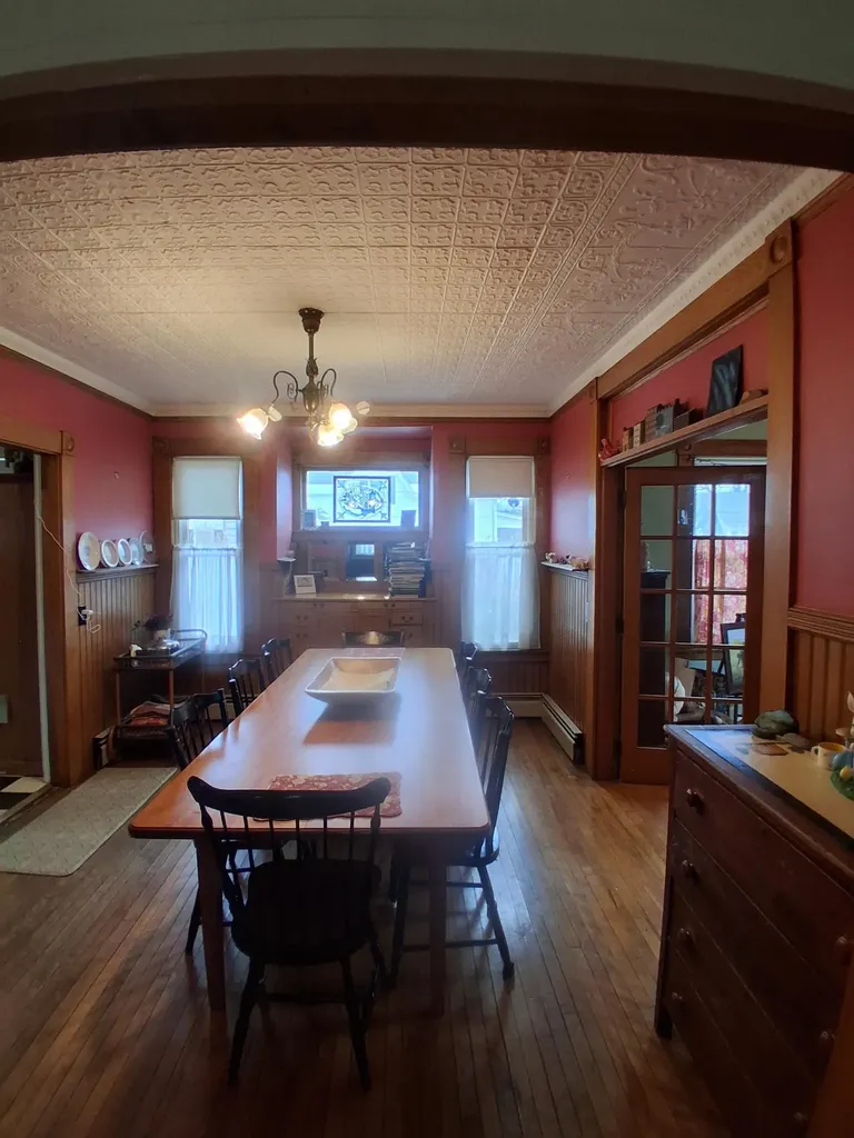 30 Cross Street Littleton NH 03561