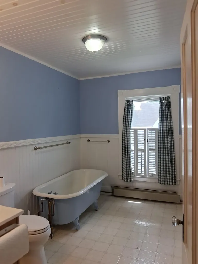 30 Cross Street Littleton NH 03561