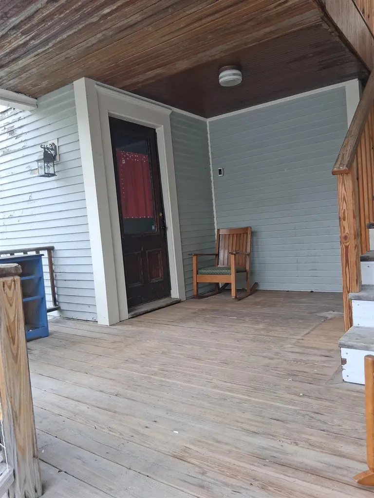 30 Cross Street Littleton NH 03561