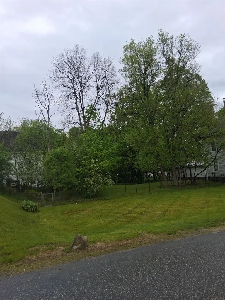 30 Cross Street Littleton NH 03561