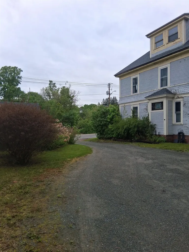 30 Cross Street Littleton NH 03561