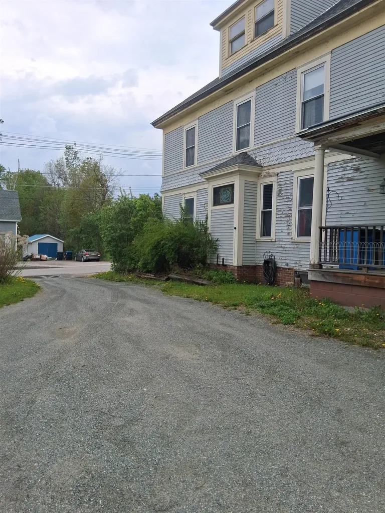 30 Cross Street Littleton NH 03561