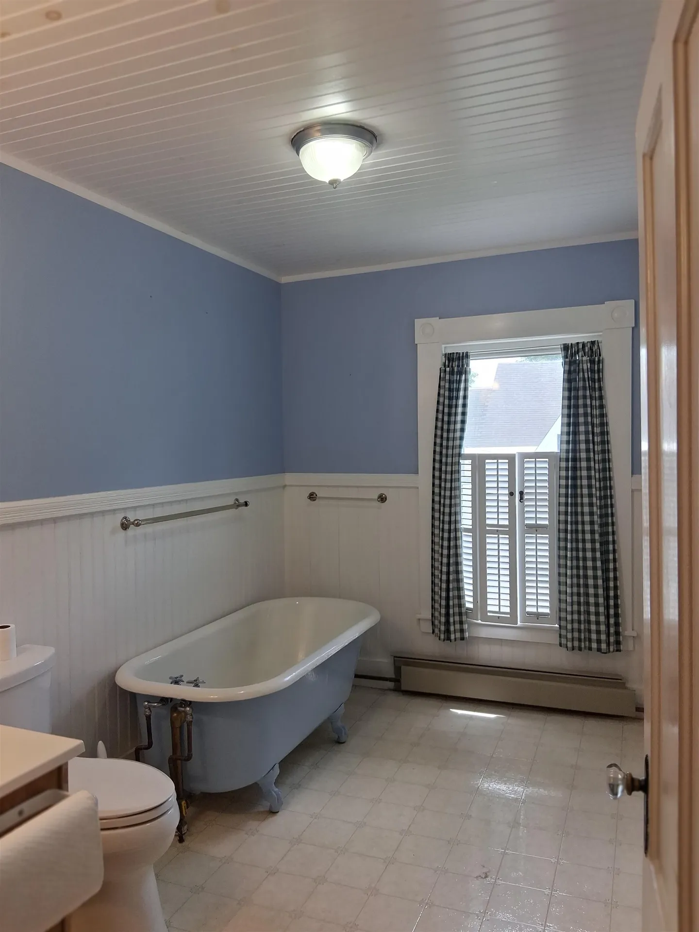 30 Cross Street Littleton NH 03561