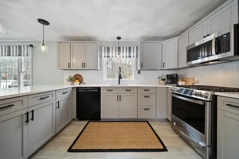 19 Partridge Lane Plaistow NH 03865