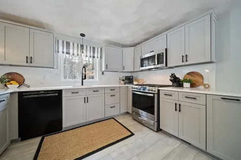 19 Partridge Lane Plaistow NH 03865