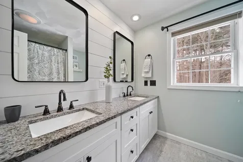 19 Partridge Lane Plaistow NH 03865