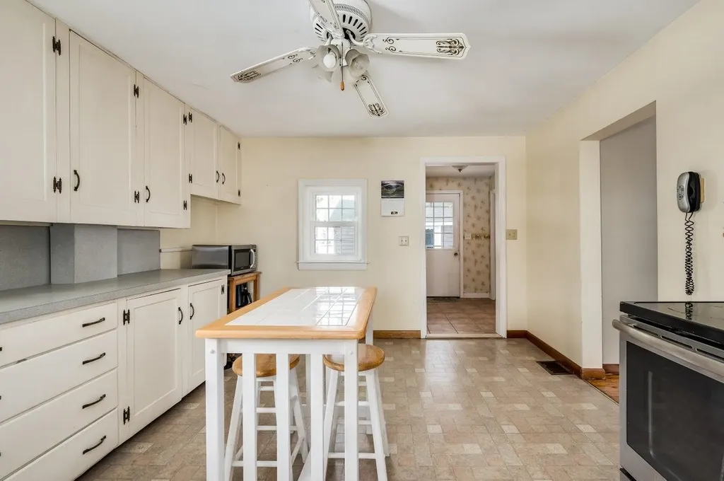 36 Highland Avenue Derry NH 03038