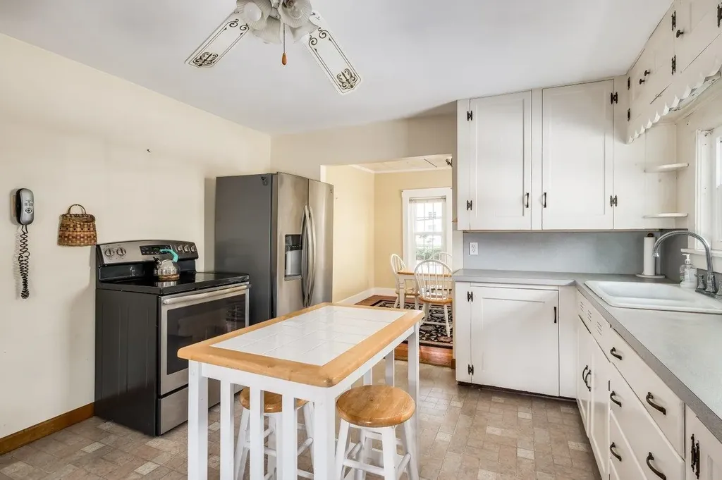 36 Highland Avenue Derry NH 03038