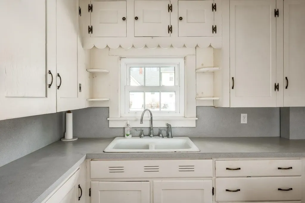 36 Highland Avenue Derry NH 03038