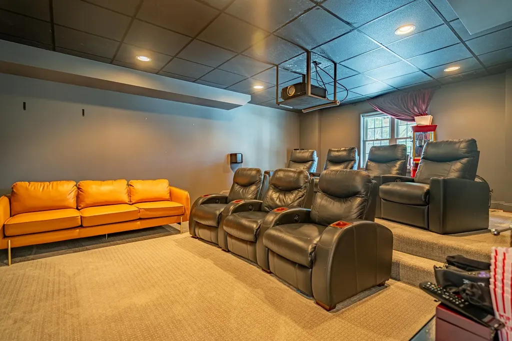 5 Lowther Place Nashua NH 03060