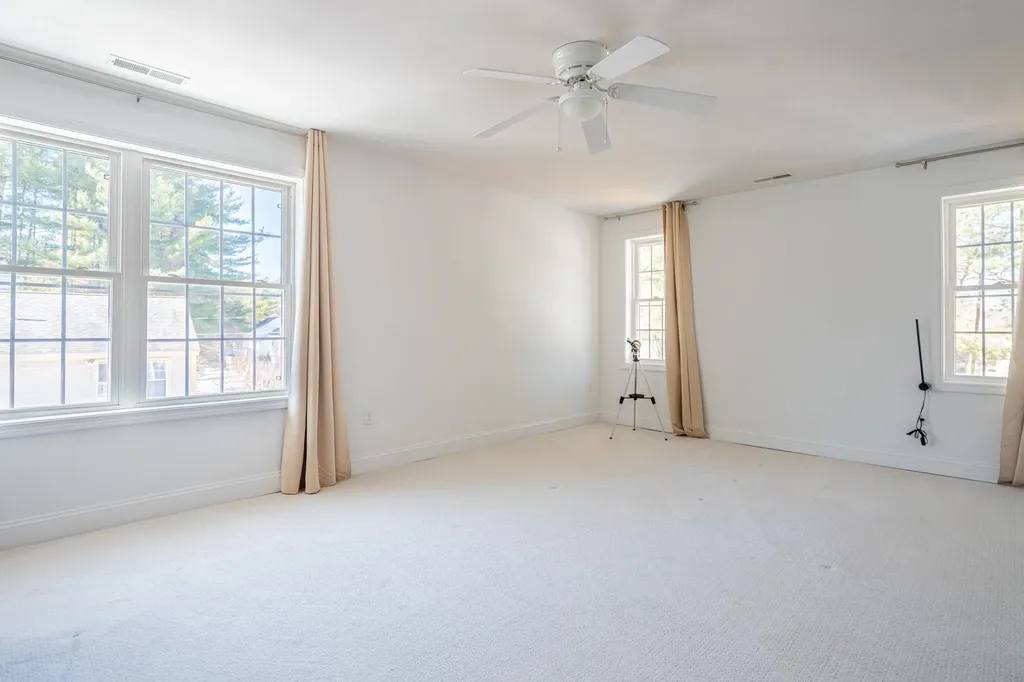 5 Lowther Place Nashua NH 03060