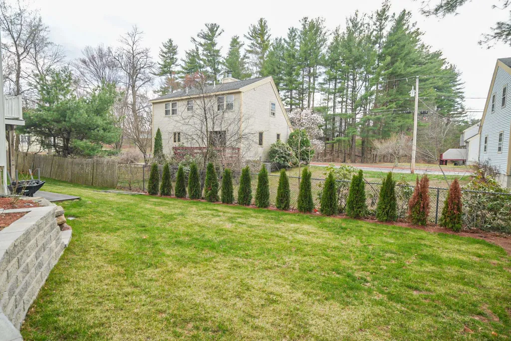 5 Lowther Place Nashua NH 03060