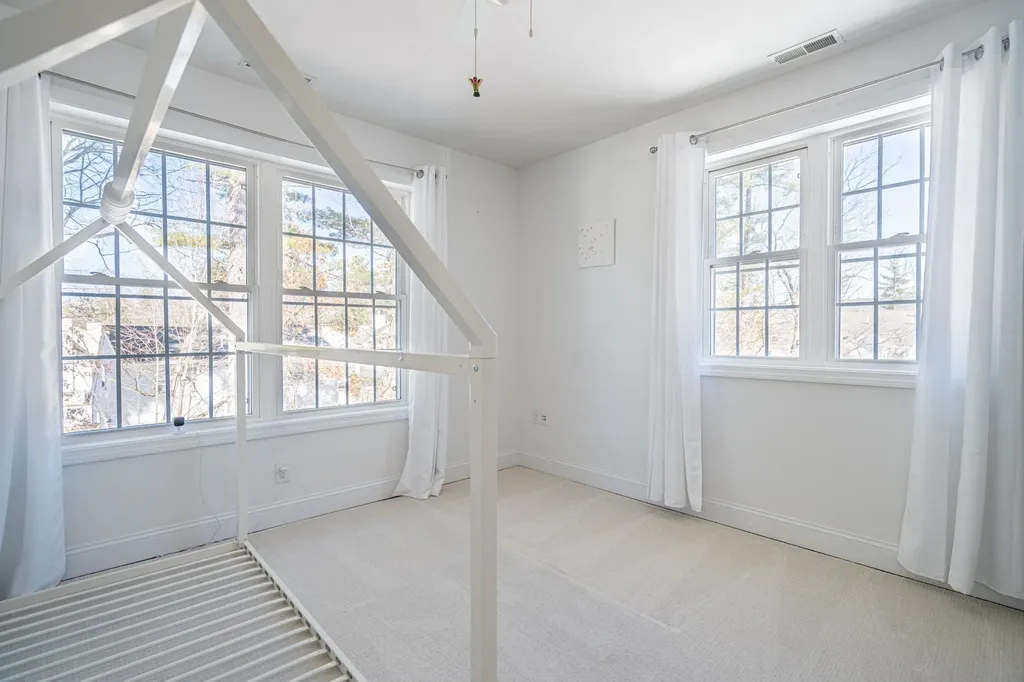 5 Lowther Place Nashua NH 03060