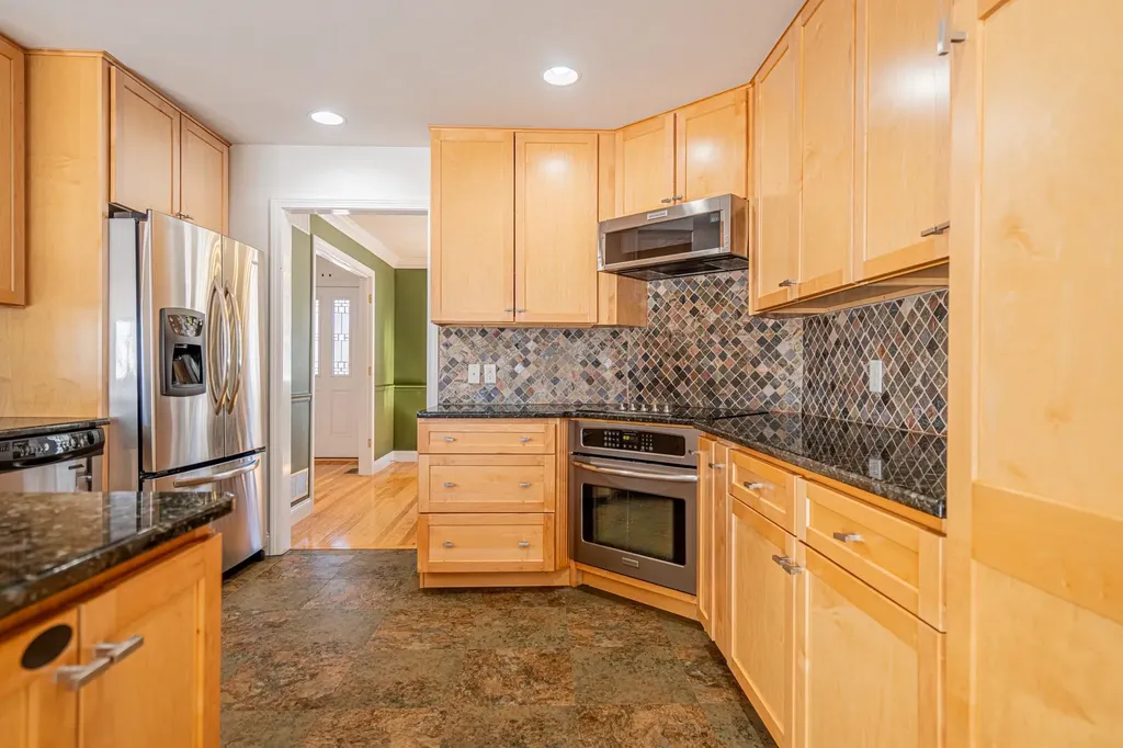 5 Lowther Place Nashua NH 03060