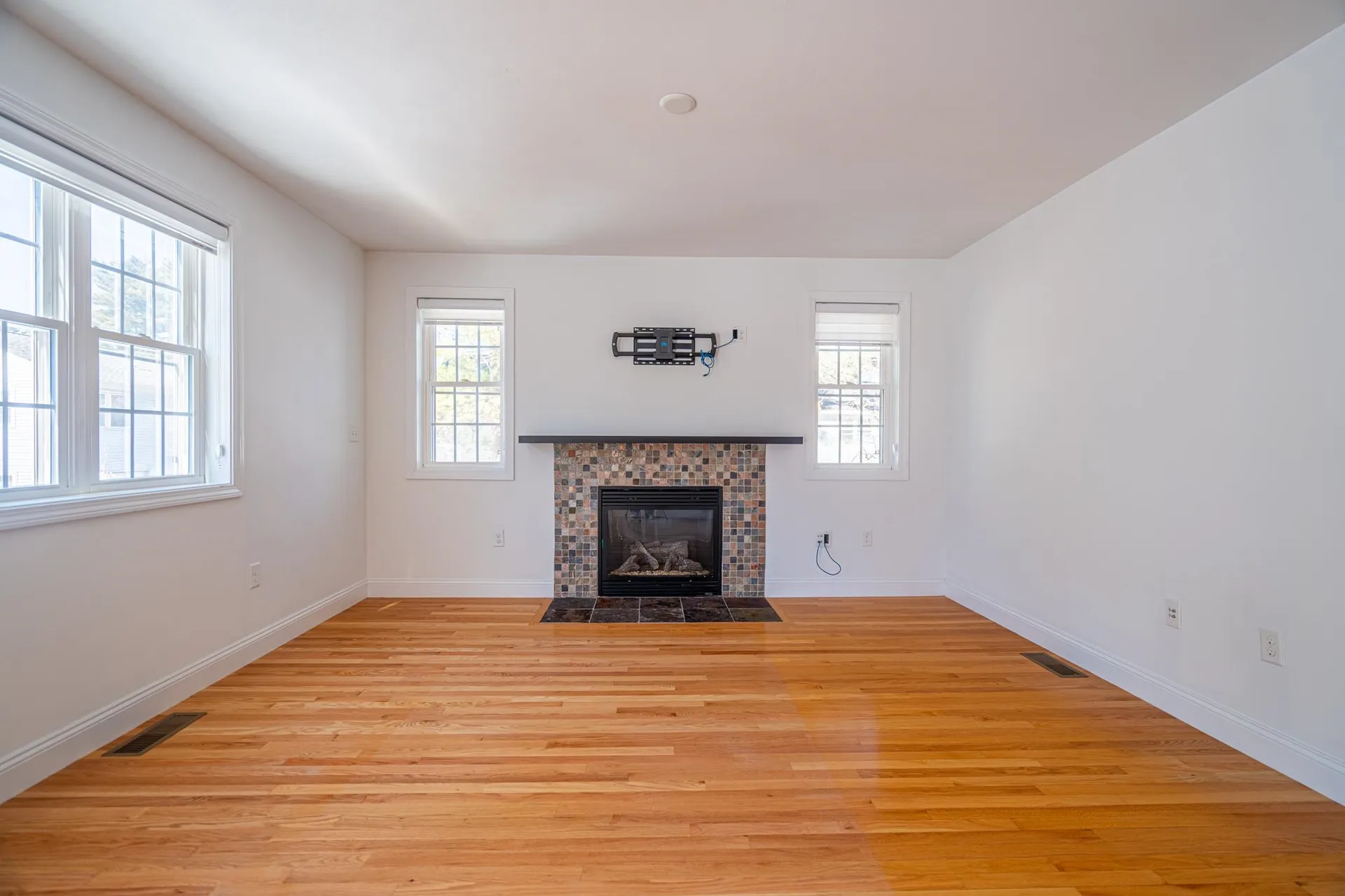 5 Lowther Place Nashua NH 03060