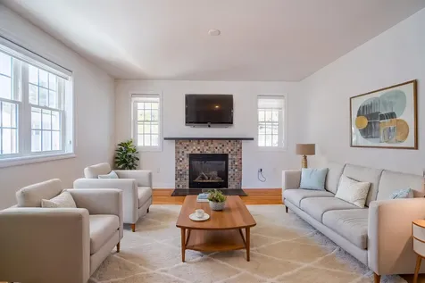 5 Lowther Place Nashua NH 03060