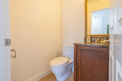 5 Lowther Place Nashua NH 03060