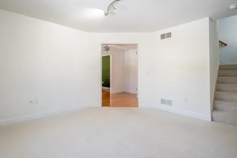 5 Lowther Place Nashua NH 03060
