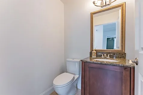 5 Lowther Place Nashua NH 03060