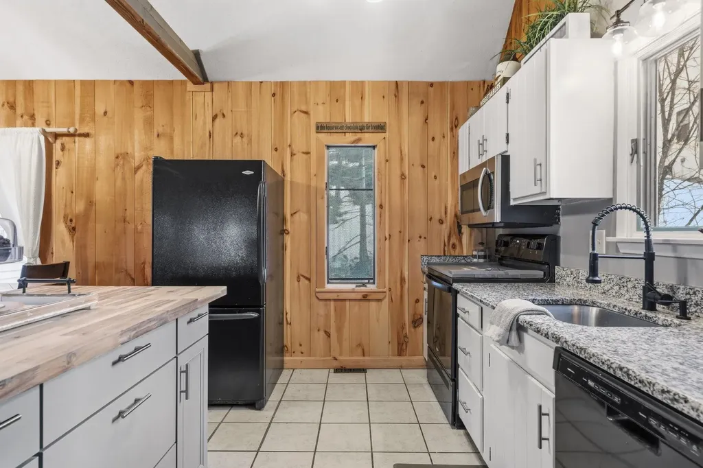 185 Reservoir Road Campton NH 03223