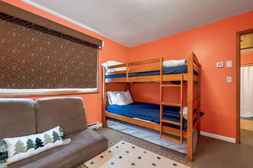 12 Streamside Road Campton NH 03223