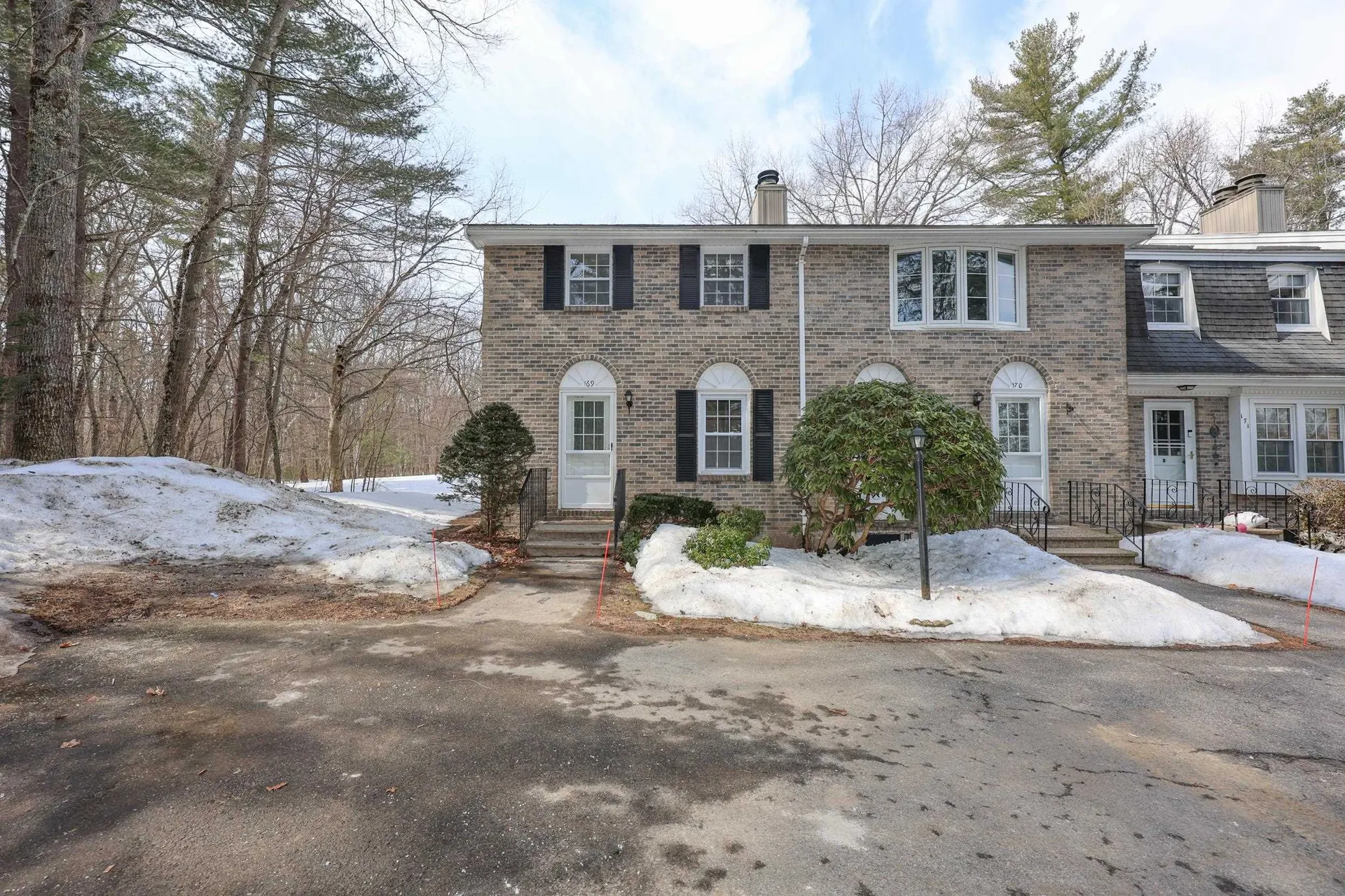 169 Fieldstone Drive Londonderry NH 03053