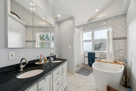 34 Meadowbrook Road Grantham NH 03753