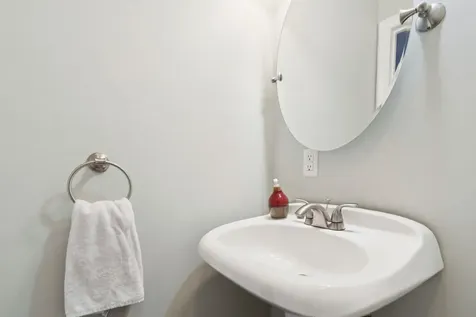 34 Meadowbrook Road Grantham NH 03753