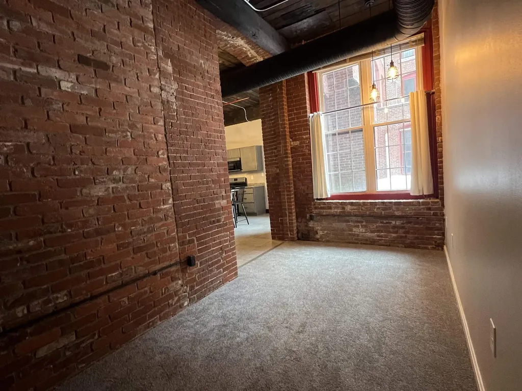 470 Silver Street Manchester NH 03103