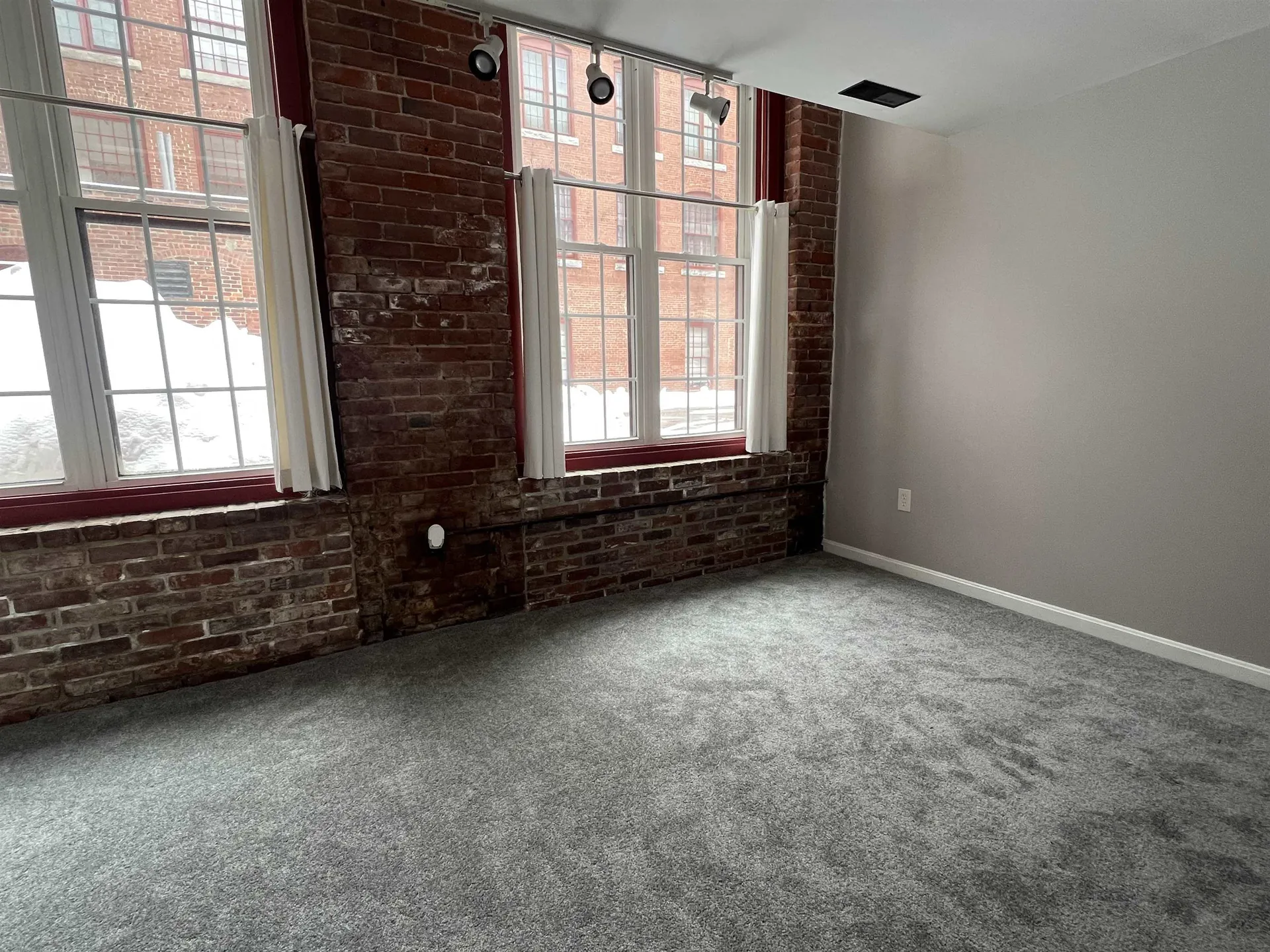 470 Silver Street Manchester NH 03103