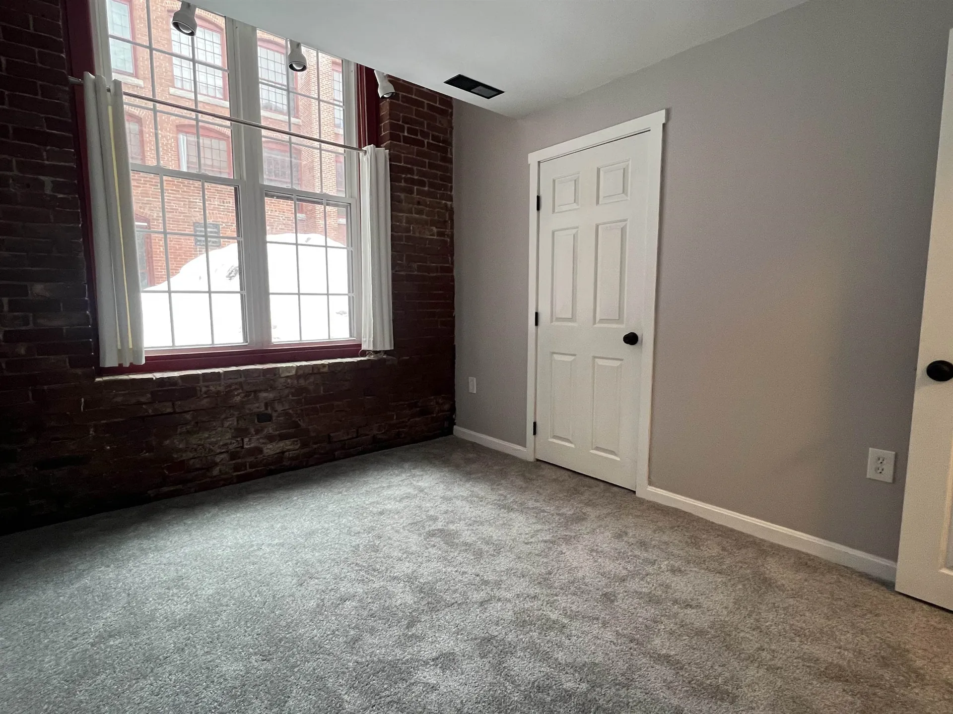470 Silver Street Manchester NH 03103