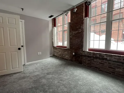 470 Silver Street Manchester NH 03103