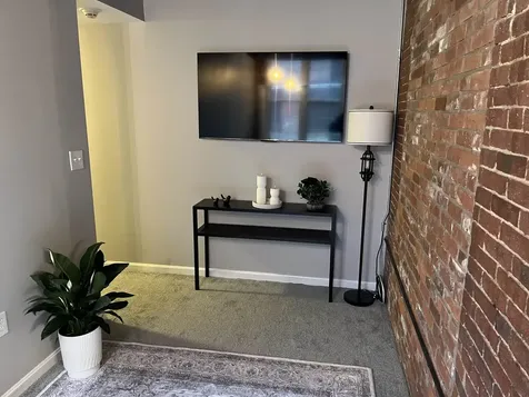 470 Silver Street Manchester NH 03103