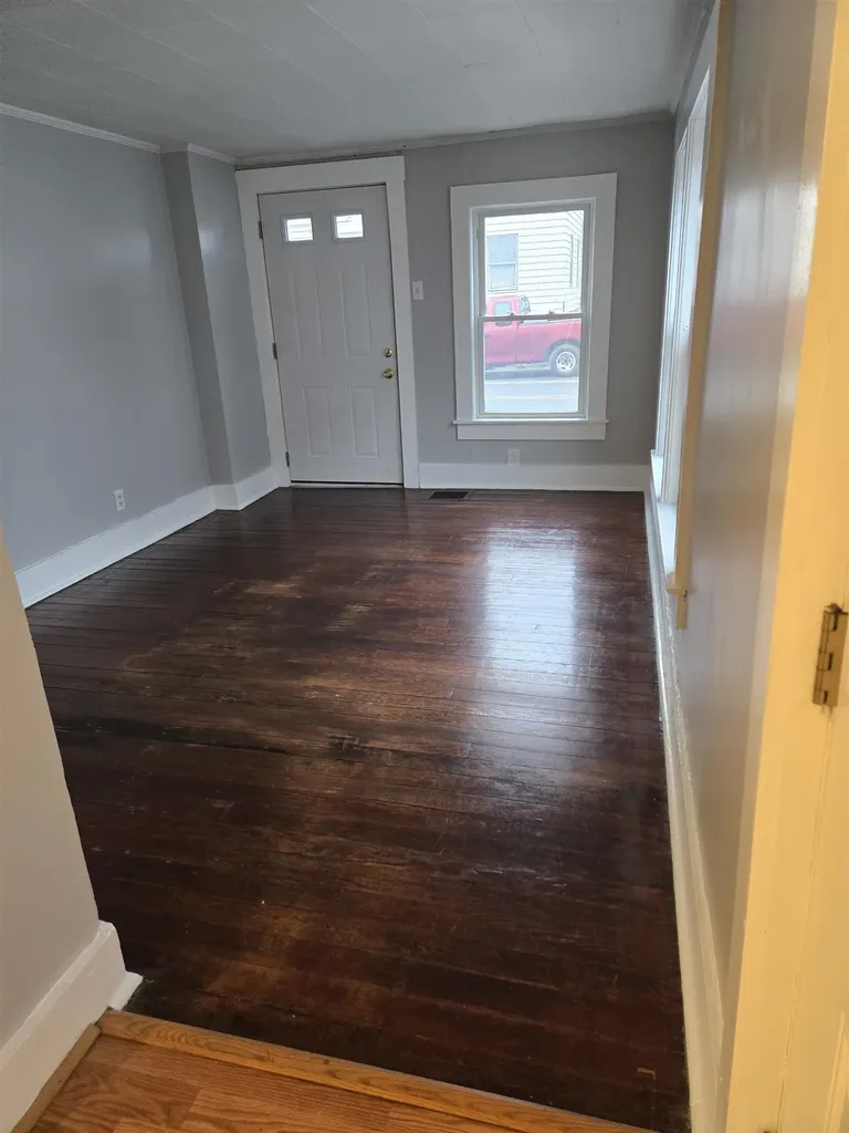 207 Pine Street Nashua NH 03060