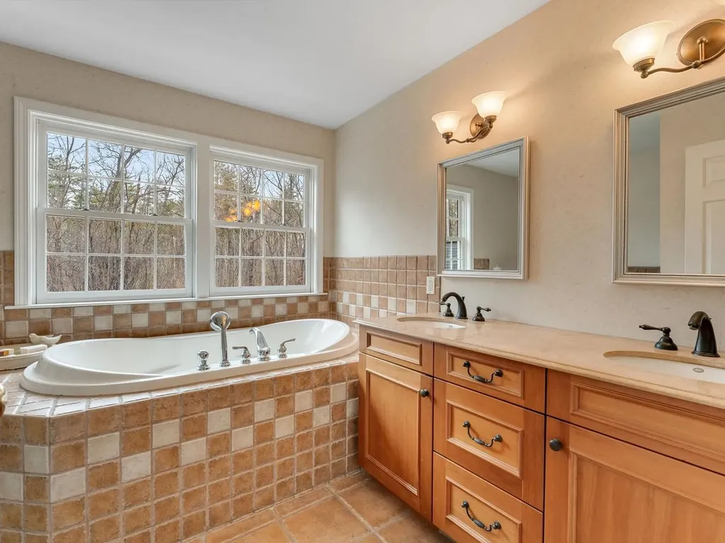 183 Stonegate Lane Shelburne VT 05482
