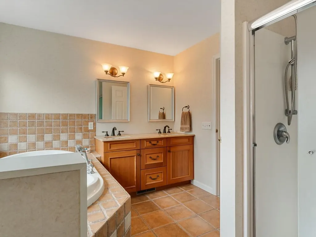 183 Stonegate Lane Shelburne VT 05482
